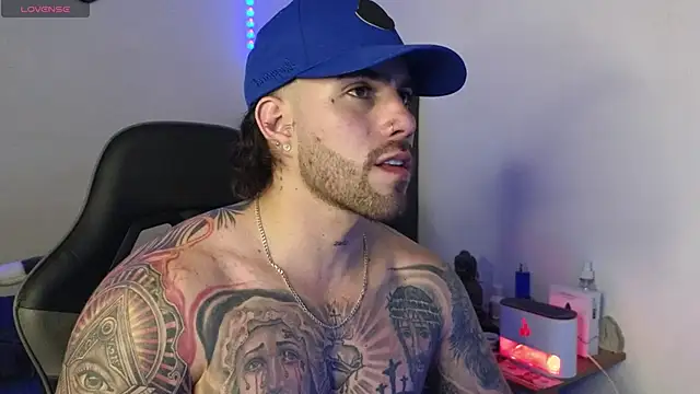 Snapshot of Ades_Lowe chatting on 03-14-26, 08:36 Ades Lowe online show from 03-14-26, 08:36