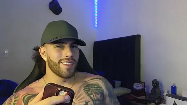 Snapshot of Ades_Lowe chatting on 03-17-26, 04:50 Ades Lowe online show from 03-17-26, 04:50