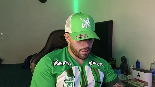 Snapshot of Ades_Lowe chatting on 03-18-26, 07:00 Ades Lowe online show from 03-18-26, 07:00