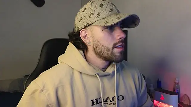 Snapshot of Ades_Lowe chatting on 03-19-26, 06:28 Ades Lowe online show from 03-19-26, 06:28