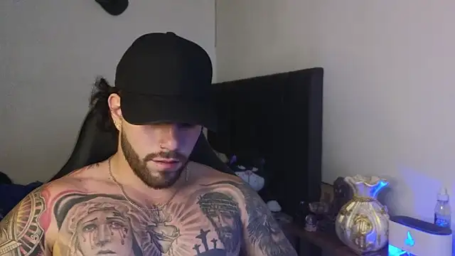 Snapshot of Ades_Lowe chatting on 03-24-26, 06:51 Ades Lowe online show from 03-24-26, 06:51