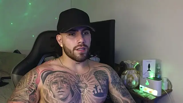 Snapshot of Ades_Lowe chatting on 03-25-26, 07:14 Ades Lowe online show from 03-25-26, 07:14