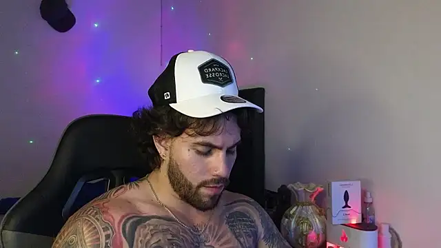 Snapshot of Ades_Lowe chatting on 03-27-26, 05:46 Ades Lowe online show from 03-27-26, 05:46