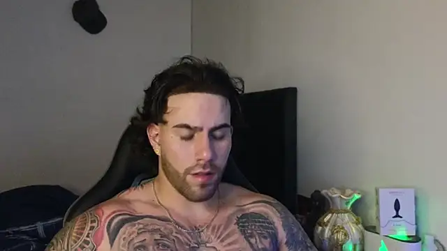 Snapshot of Ades_Lowe chatting on 03-28-26, 08:47 Ades Lowe online show from 03-28-26, 08:47