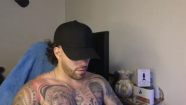 Snapshot of Ades_Lowe chatting on 03-29-26, 09:53 Ades Lowe online show from 03-29-26, 09:53