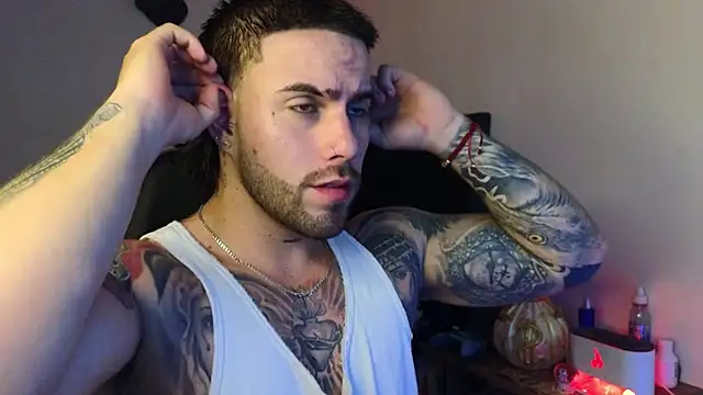 Snapshot of Ades_Lowe chatting on 04-11-26, 05:45 Ades Lowe online show from 04-11-26, 05:45