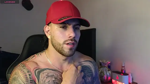 Snapshot of Ades_Lowe chatting on 04-16-26, 04:24 Ades Lowe online show from 04-16-26, 04:24