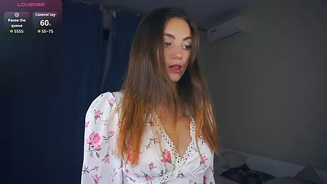 Snapshot of LoraDavi chatting on 10-22-25, 07:08 LoraDavi online show from 10-22-25, 07:08