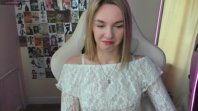 NessaDiazz online show from 09-30-25, 01:21