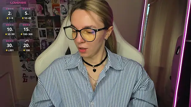 NessaDiazz online show from 10-04-25, 01:14