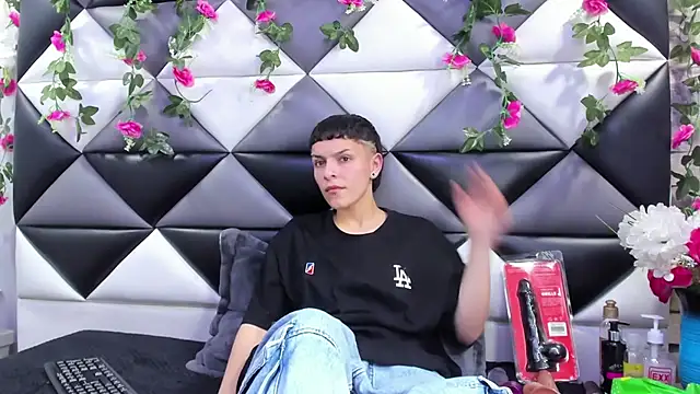 Snapshot of Megan_Thompson_ chatting on 09-11-25, 02:11 Megan Thompson online show from 09-11-25, 02:11