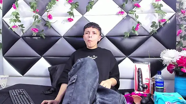 Snapshot of Megan_Thompson_ chatting on 09-21-25, 02:24 Megan Thompson online show from 09-21-25, 02:24