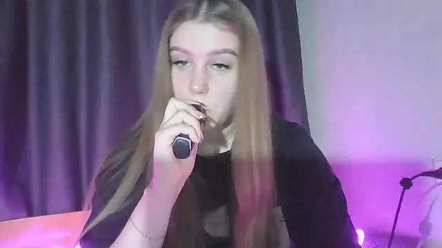 Snapshot of yourhoney_Lola_ chatting on 11-21-25, 02:49 yourhoney Lola online show from 11-21-25, 02:49