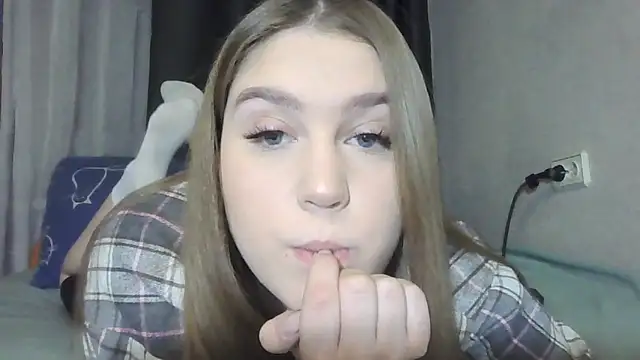 Snapshot of yourhoney_Lola_ chatting on 11-29-25, 01:14 yourhoney Lola online show from 11-29-25, 01:14