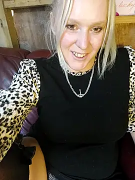 Bouncy-Bella28X online show from 11-03-25, 11:44