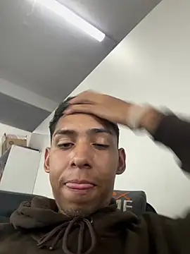 Snapshot of Oqui chatting on 04-06-26, 08:10 Oqui online show from 04-06-26, 08:10