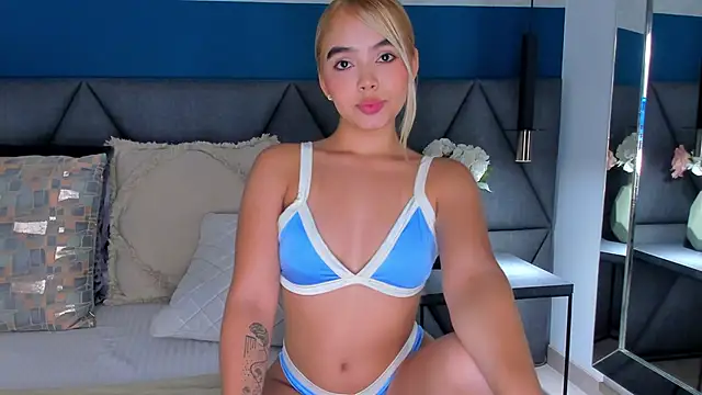 Mia Roswell online show from 12-03-25, 12:18