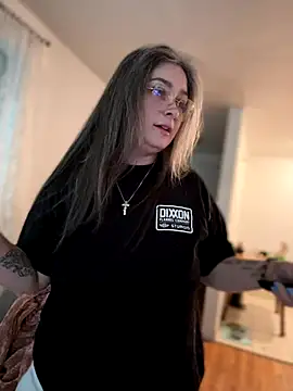 Alix Valentine online show from 10-17-25, 02:30