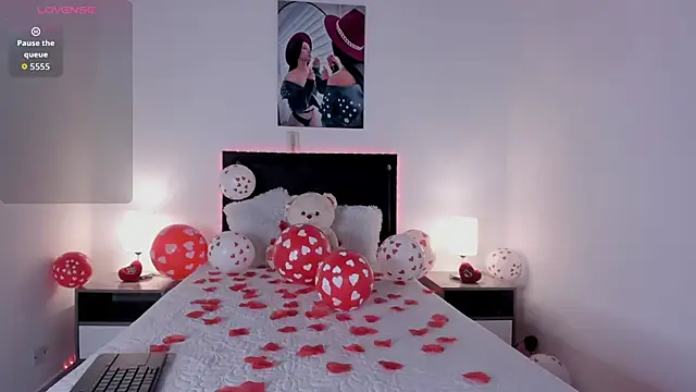 Snapshot of _alana_grey_ chatting on 02-13-26, 03:19 alana grey online show from 02-13-26, 03:19