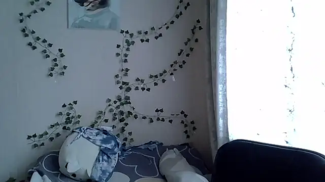 Lily Ember online show from 10-13-25, 10:04