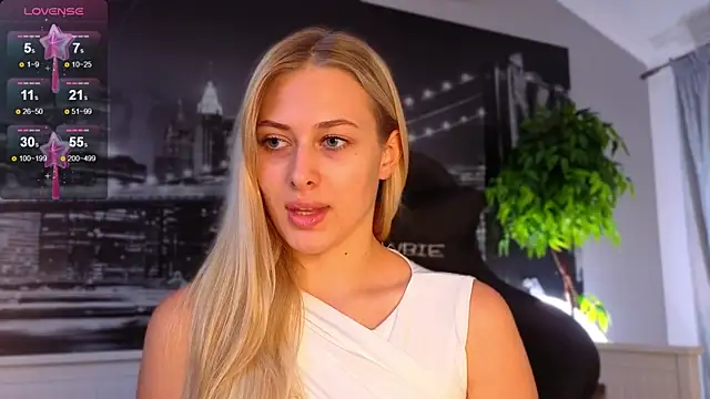 Snapshot of ChristyMarshall chatting on 10-01-25, 04:46 ChristyMarshall online show from 10-01-25, 04:46