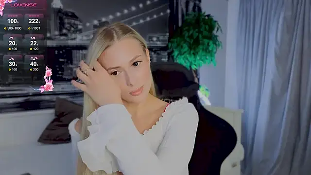 Snapshot of ChristyMarshall chatting on 10-09-25, 04:49 ChristyMarshall online show from 10-09-25, 04:49