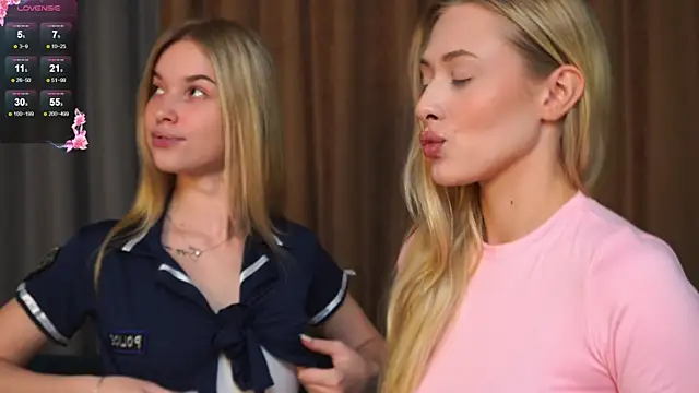 Snapshot of ChristyMarshall chatting on 10-10-25, 04:17 ChristyMarshall online show from 10-10-25, 04:17