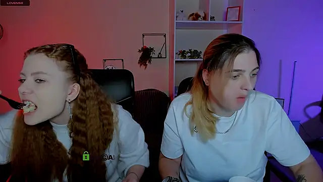 Snapshot of inga_gree chatting on 10-15-25, 06:52 inga gree online show from 10-15-25, 06:52