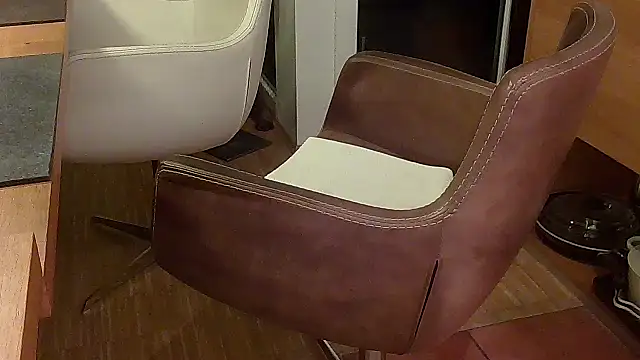 Snapshot of Unique_X_perience chatting on 10-06-25, 11:46 Unique X perience online show from 10-06-25, 11:46