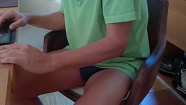 Snapshot of Unique_X_perience chatting on 10-07-25, 12:02 Unique X perience online show from 10-07-25, 12:02