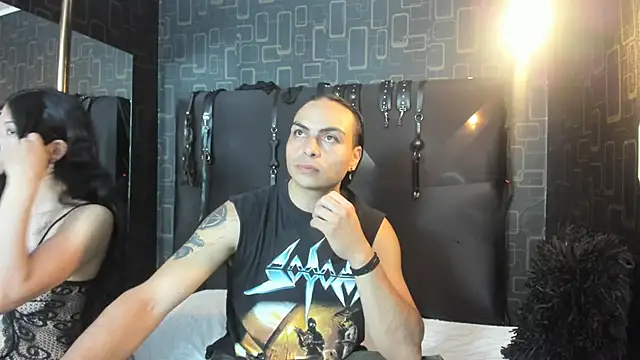 Snapshot of damian_and_tiana chatting on 09-25-25, 04:05 damian and tiana online show from 09-25-25, 04:05