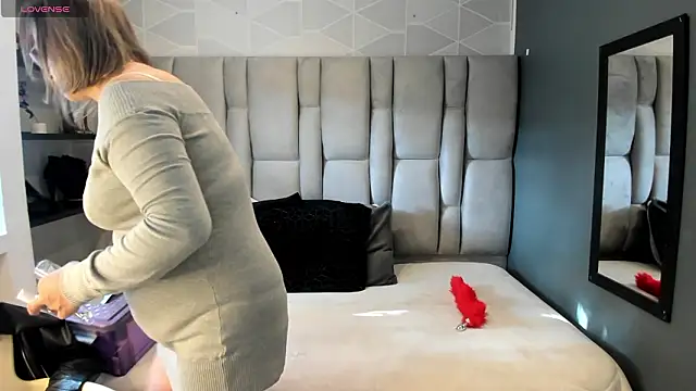 Snapshot of Charlot_milf chatting on 03-07-26, 12:46 Charlot milf online show from 03-07-26, 12:46