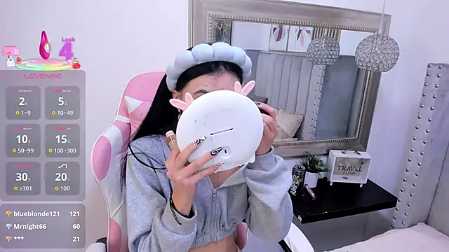 Snapshot of Anya_Belth chatting on 10-12-25, 02:10 Anya Belth online show from 10-12-25, 02:10