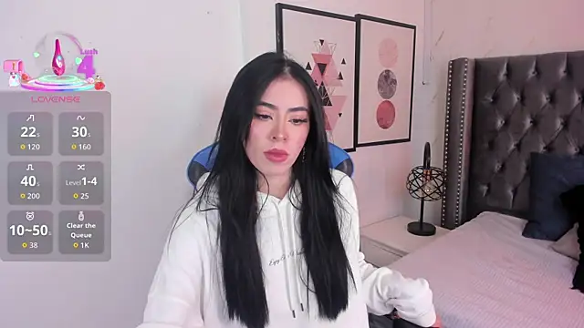 Snapshot of Anya_Belth chatting on 10-16-25, 07:37 Anya Belth online show from 10-16-25, 07:37