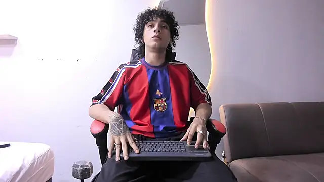 Snapshot of JackesTaylor chatting on 02-10-26, 06:17 JackesTaylor online show from 02-10-26, 06:17