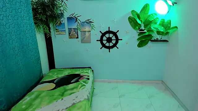 eladyrous98 online show from 10-04-25, 02:26