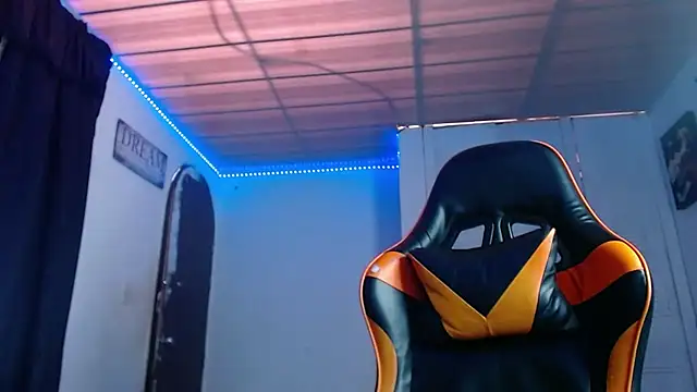 Snapshot of Abbiprada chatting on 09-30-25, 07:19 Abbiprada online show from 09-30-25, 07:19