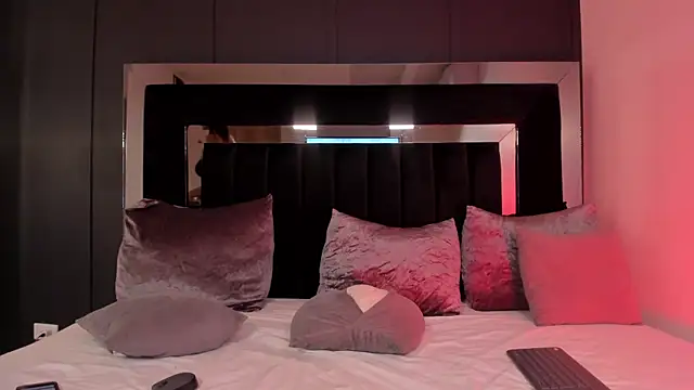 sofiaa brown online show from 09-10-25, 06:02