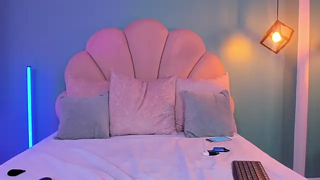 cloe bunnny online show from 11-16-25, 05:46