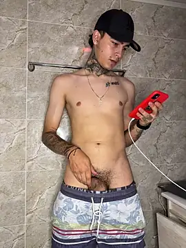 Snapshot of samm4044 chatting on 10-23-25, 03:06 samm4044 online show from 10-23-25, 03:06