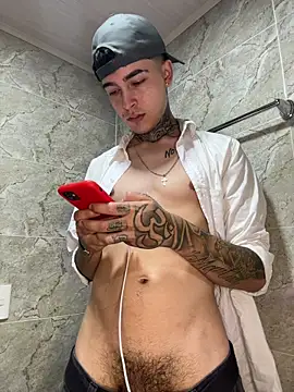 Snapshot of samm4044 chatting on 10-27-25, 02:59 samm4044 online show from 10-27-25, 02:59