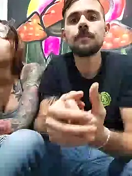 parejajuguetona420 online show from 11-23-25, 03:17