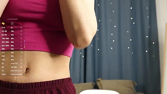 TaiteFairfield online show from 10-28-25, 07:34