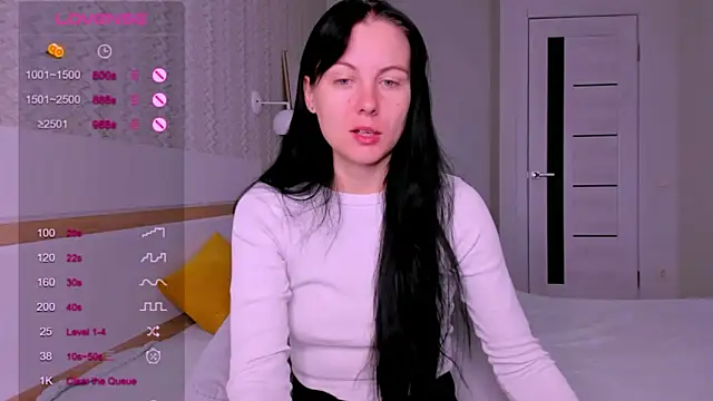 Elle Pearl  online show from 10-17-25, 06:27