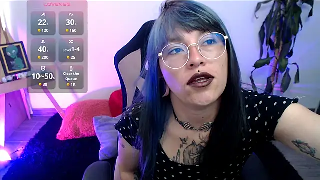 LunaBunny8 online show from 11-24-25, 02:06