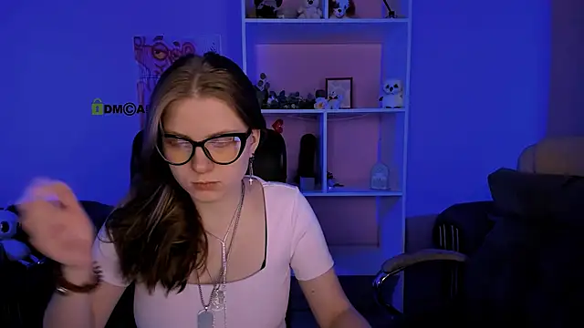 Snapshot of foxy_tease_ chatting on 09-26-25, 01:31 foxy tease online show from 09-26-25, 01:31