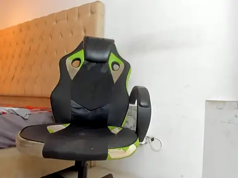 Darkknightx01 online show from 12-22-25, 08:00