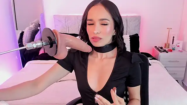 Taylormaxwell online show from 10-10-25, 10:31