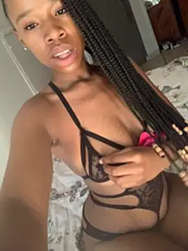 Snapshot of pureev23Bigmomma chatting on 02-25-26, 06:56 pureev23Bigmomma online show from 02-25-26, 06:56