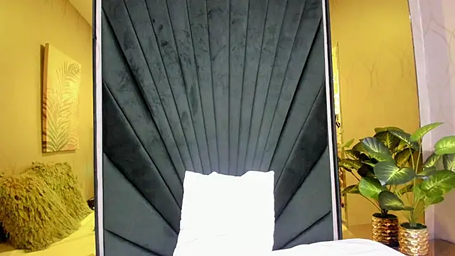 Snapshot of Emilysweet4u_ chatting on 09-18-25, 11:45 Emilysweet4u online show from 09-18-25, 11:45